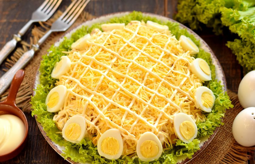 1. Этап. Салат Богатый маркиз: Салат готов к подаче на стол.