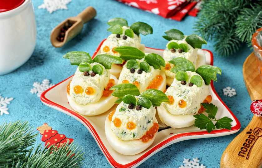 1. Этап. Закуска Дракончики на Новый год 2024: Из шкурки огурца можно вырезать 