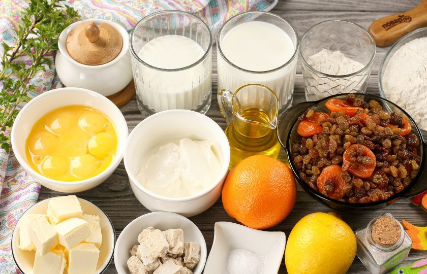 1. Этап. Пасхальный кулич на живых дрожжах: Подготовьте ингредиенты.