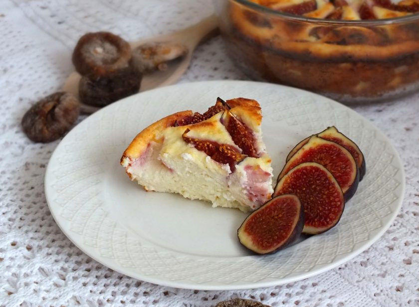 1. Этап. Творожная запеканка с инжиром: Подавайте запеканку с любимыми соусами. Приятного аппетита!