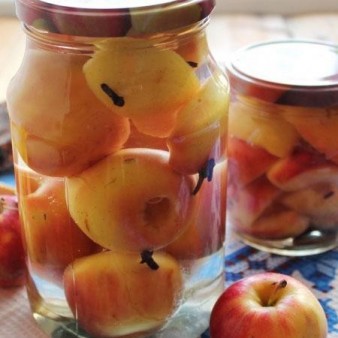 Pickled apples