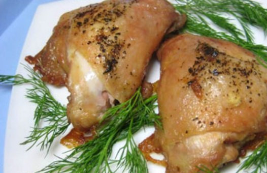 1. Этап. Курица кусочками в духовке: 5. Подавать курочку можно с любым гарниром на ваш вкус. Также с ней хорошо гармонируют свежие овощи.