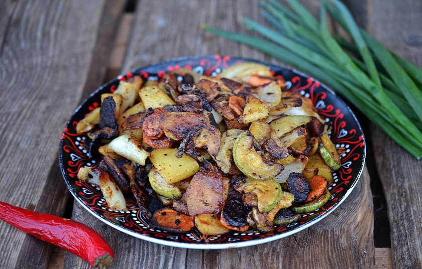 1. Этап. Салат из овощей на мангале: Салат на гриле готов. Приятного аппетита!