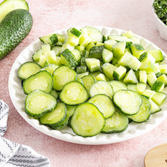 Как заморозить огурцы на зиму свежими
