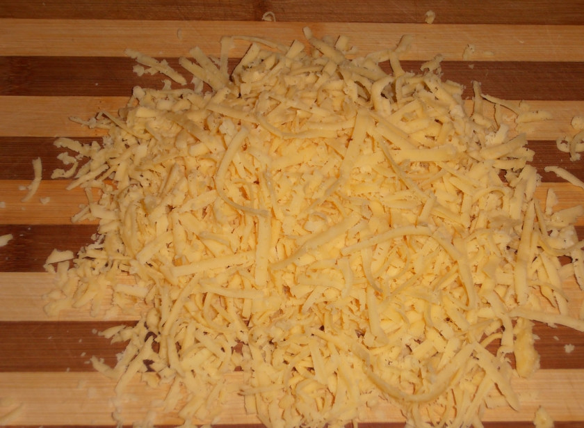 1. Этап. Лаваш с копченой курицей: И трем сыр.