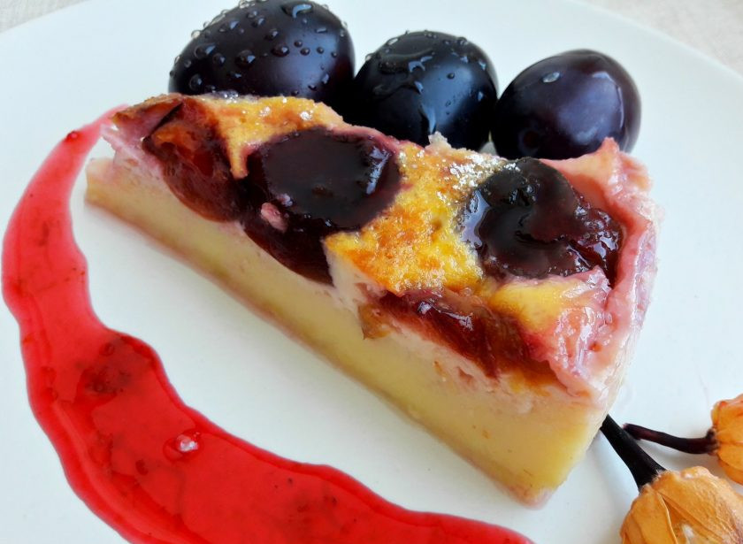 1. Этап. Бретонский фар: 4. Выпекайте в разогретой до 180 градусов духовке 70-80 минут. Дайте ему остыть в течении 2 часов, украсьте сахарной пудрой. Приятного аппетита!