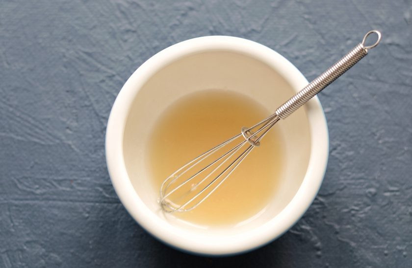 1. Этап. Мармелад из брусники: Агар-агар растворите с 2-3 ст.л. холодной воды.