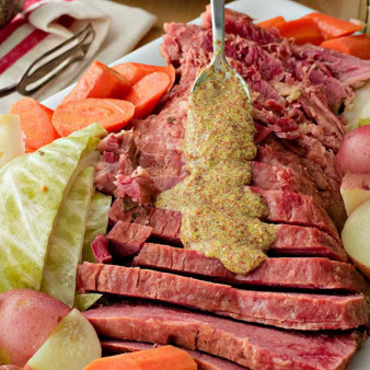 Slow Cooker Corned Beef and Cabbage