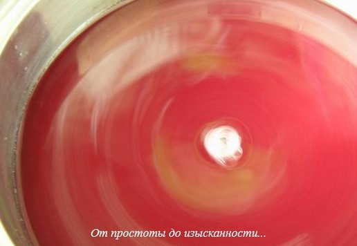 1. Этап. Свекольно-лимонный напиток: Соедините с лимонной водой и перемешайте.