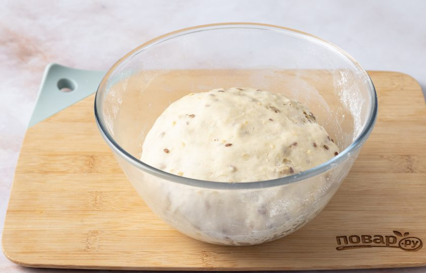 1. Этап. Зерновой хлеб на дрожжах: Тесто должно увеличиться в размере примерно в два раза.