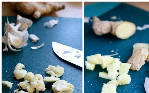 1. Этап. Салат с имбирем для похудения: 3. Очищенные зубчики чеснока измельчите в блендере или мелко порубите. Подготовьте корень имбиря. Его предстоит почистить и натереть на терке.