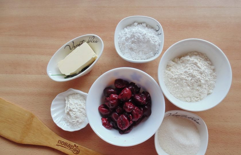 1. Этап. Кростата с вишней: Подготовьте ингредиенты для приготовления кростаты с вишней.