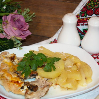 Мясо по-французски в духовке с картошкой