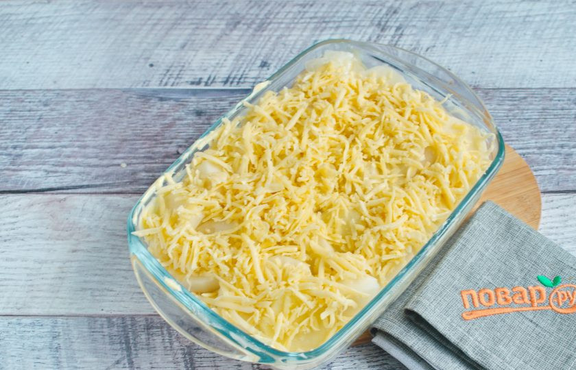 1. Этап. Запеченная картошка с сыром чеддер: Повторите слои.