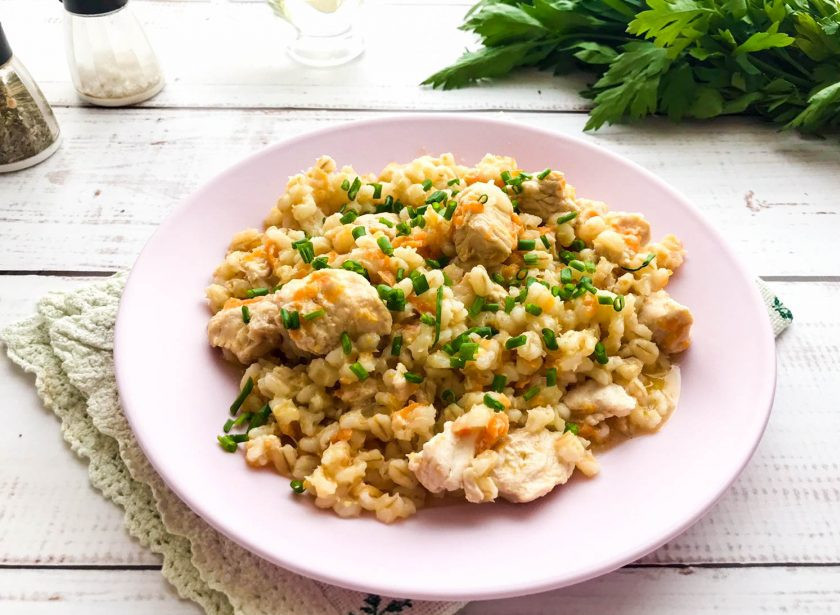 1. Этап. Перловка с индейкой в мультиварке: Перловка с индейкой в мультиварке готова. Приятного аппетита!