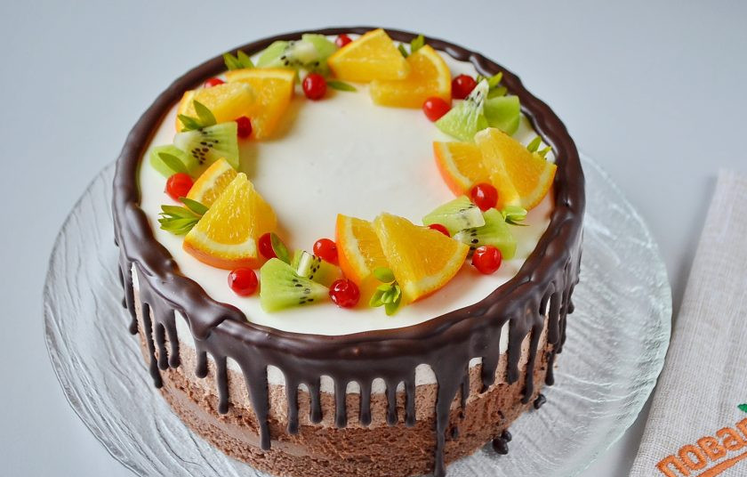1. Этап. Торт 3 шоколада: 34. Украсьте любыми сезонными фруктами и торт готов! Угощайтесь!