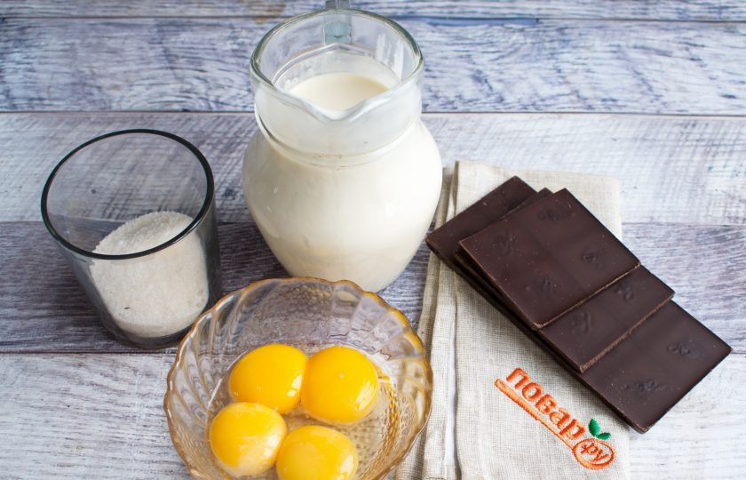 1. Этап. Шоколадный мусс со сливками: Подготовьте необходимые продукты.