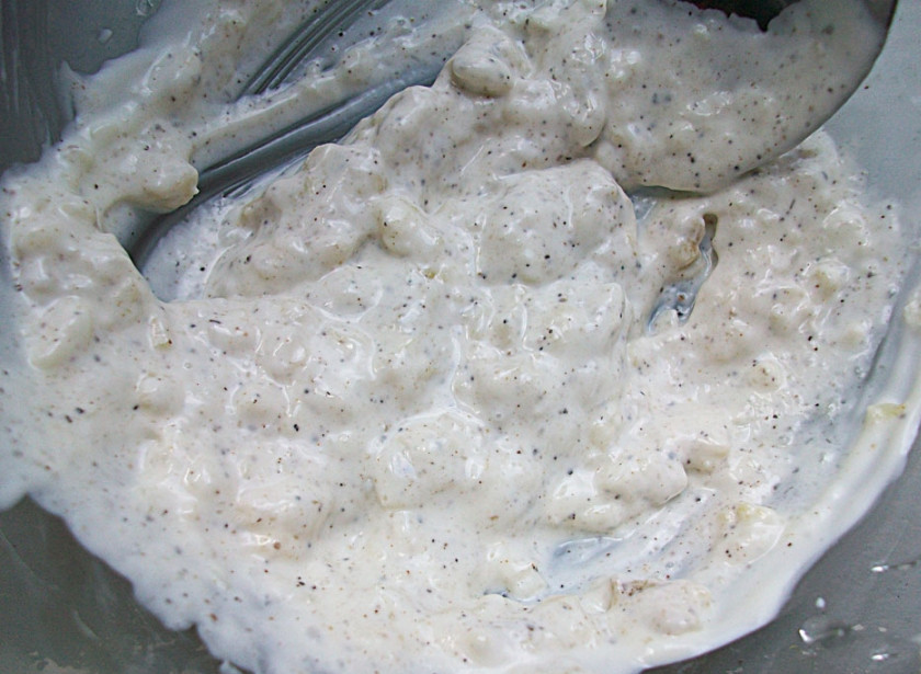 1. Этап. Соус для бефстроганов: 3. Еще можно к соусу добавить зелень, лучше укроп. даем постоять немного и подаем к мясу.