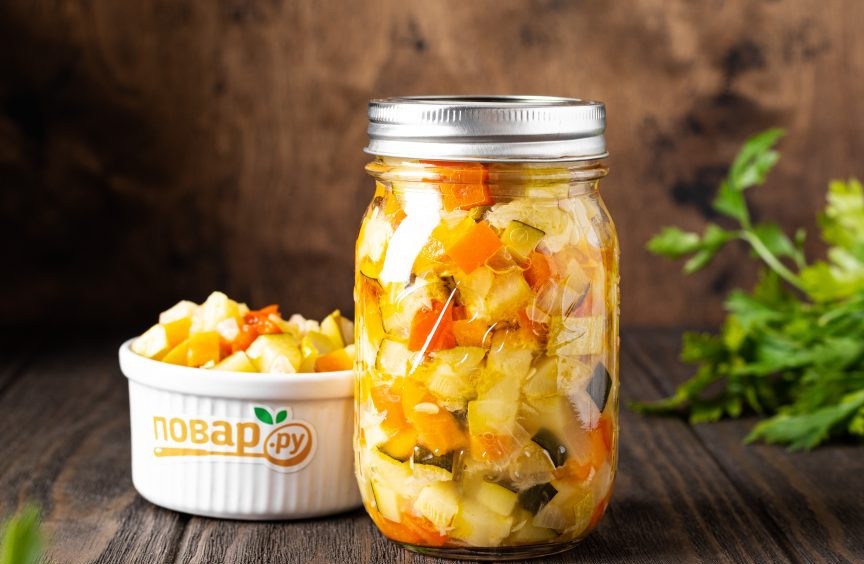 1. Этап. Салат Кубик на зиму: После заготовку можно убрать в тёмное и прохладное место на хранение. Салат 