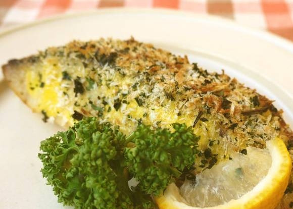 1. Этап. Ряпушка в духовке: Подайте рыбу со свежей зеленью и ломтиком лимона. Приятного аппетита!