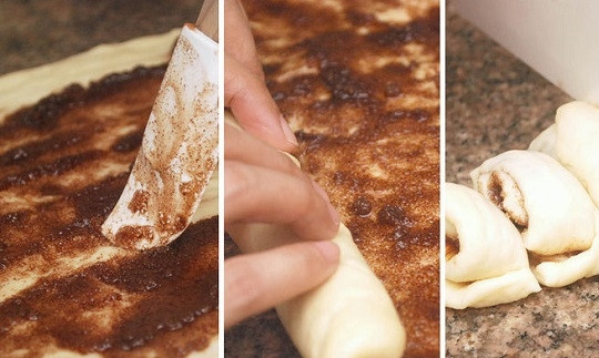 1. Этап. Улитки с корицей: 6. Распределите начинку ровным слоем. Аккуратно сверните плотным рулетом и нарежьте небольшими кусочками.