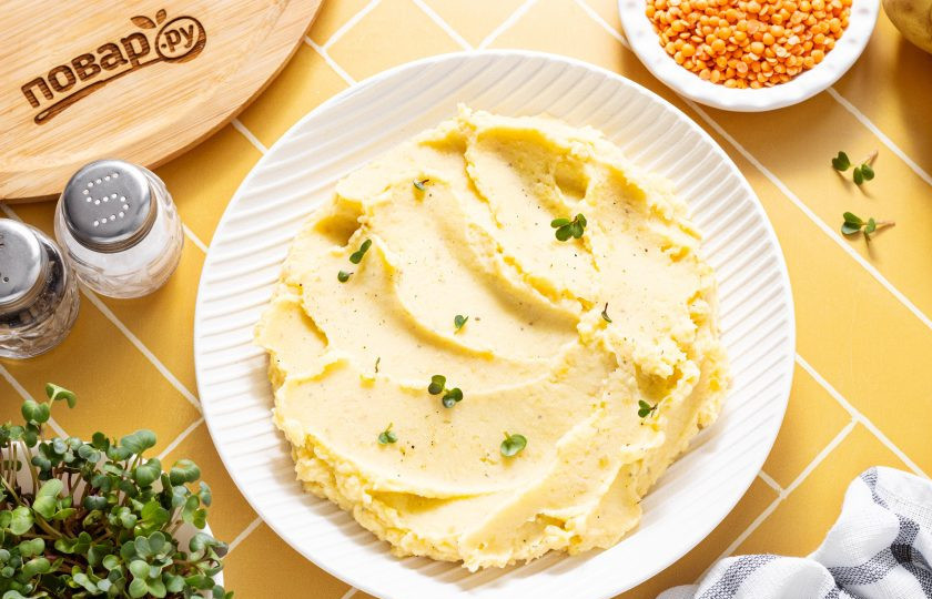 1. Этап. Пюре из картофеля и красной чечевицы: Пюре из картофеля и красной чечевицы готово, приятного вам аппетита!