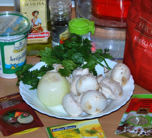 1. Этап. Грибная поджарка: Подготовьте все ингредиенты.