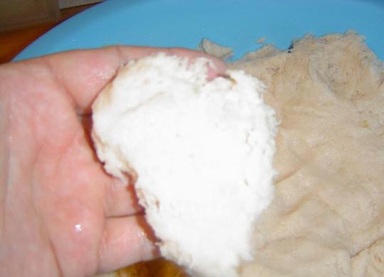 1. Этап. Картачи: Досолите картофель, по вкусу. Масса получается пластичная, но совершенно не жидкая.