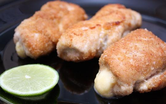 1. Этап. Рулеты из индейки: Индейка готовится быстро, поэтому обжарка займет у вас 5-7 минут, не больше. Рулетики из индейки готовы - приятного аппетита :)