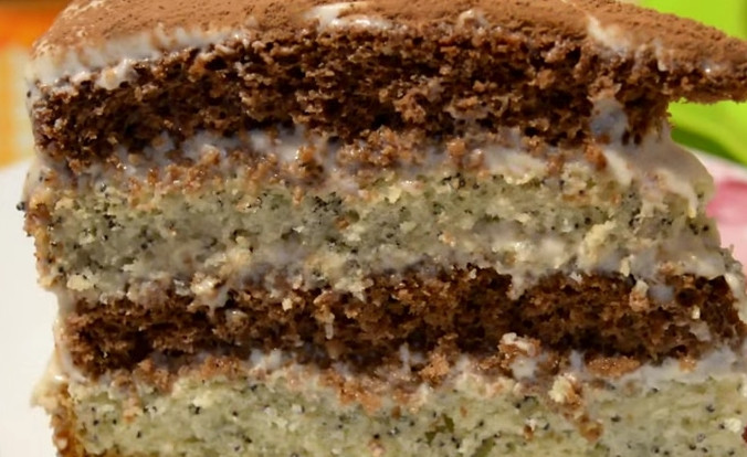 1. Этап. Бисквитный торт Славяночка: 13. Торт готов! Он ни в какое сравнение не идет с магазинными тортами: сочный, мягкий, не приторный.