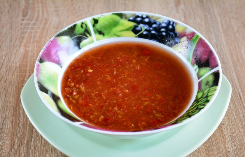 1. Этап. Аджика Чертополох: Все ингредиенты перекрутите через мясорубку.