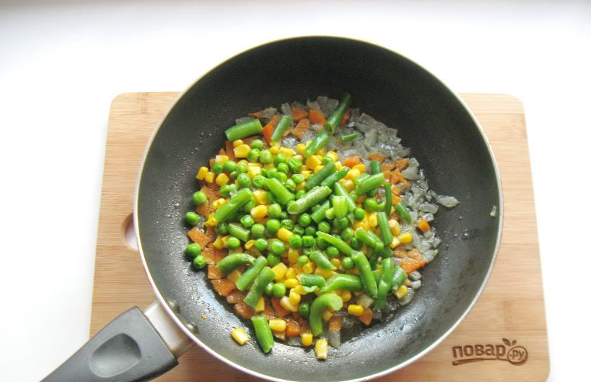 1. Этап. Рис с кукурузой и фасолью: А также зеленую спаржевую фасоль.