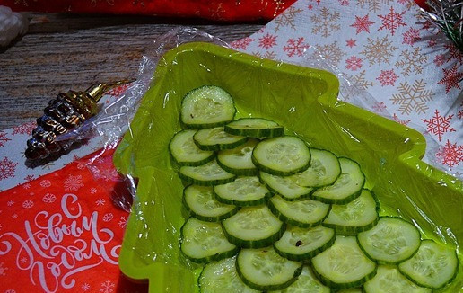 1. Этап. Салат Ёлочка: Взять форму 