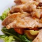Салат с куриной грудкой в малиновом соусе Салат с куриной грудкой в малиновом соусе