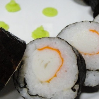 Роллы с крабовыми палочками
