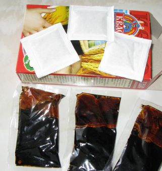 1. Этап. Квас из концентрата: Вам понадобится магазинный концентрат для кваса. Обычно в такой набор входят: три пакетика солодового концентрата (ячменный солод, ржаной солод, экстракт хмеля) и три пакетика дрожжей.