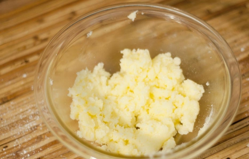 1. Этап. Печенье без глютена: Размягчите маргарин.