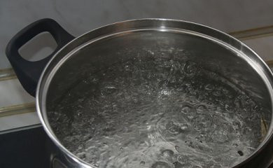 1. Этап. Пельмени из говядины: Пельмени варите в кипящей, подсоленной воде.