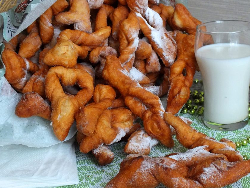 1. Этап. Хворост на сыворотке: Приятного аппетита!