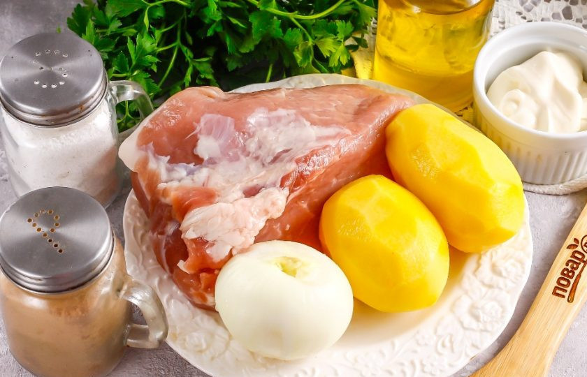 1. Этап. Картошка с мясом в духовке: Подготовьте указанные ингредиенты.
