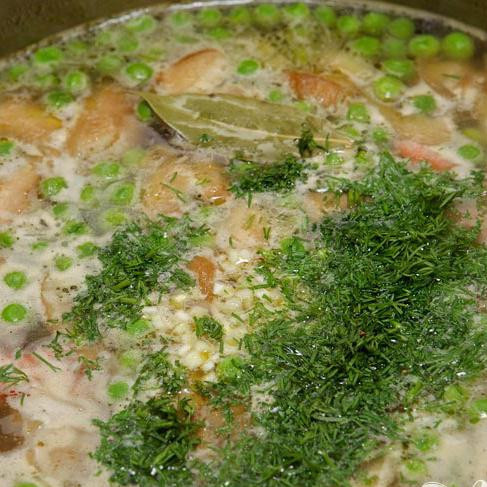 1. Этап. Русский постный суп: Добавить мелко нарезанный укроп.