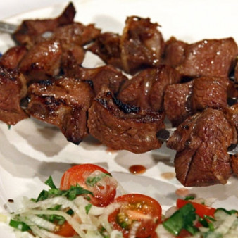 Шашлык из говядины с киви