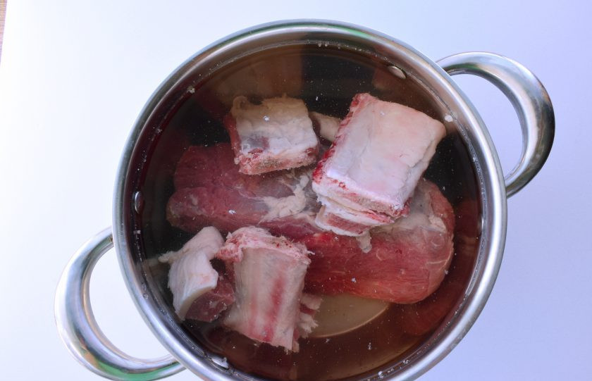 1. Этап. Борщ белорусский: 1. Белорусский борщ – один из многочисленных вариантов этого вкусного, красного и сытного супа. Вы хотите узнать, как приготовить белорусский борщ? Тогда я вам расскажу в подробностях, как это сделать.