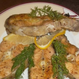 Сом на пару