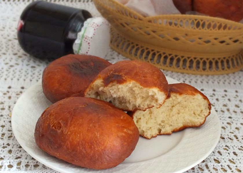 1. Этап. Кабартма: Пышки подавайте теплыми со сметаной, вареньем или мёдом. Приятного аппетита!