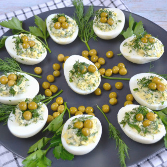 Яйца фаршированные зеленью