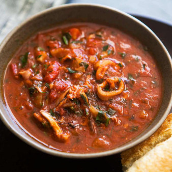 Calamari Stewed with Tomatoes