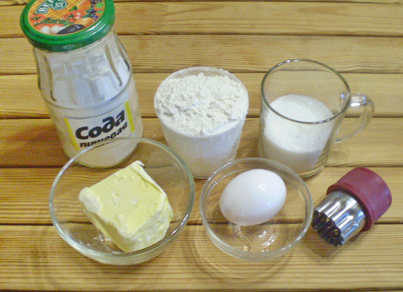 1. Этап. Простое печенье на маргарине: 1. Приготовим продукты. Маргарин лучше взять прямо из холодильника, не нагревать.