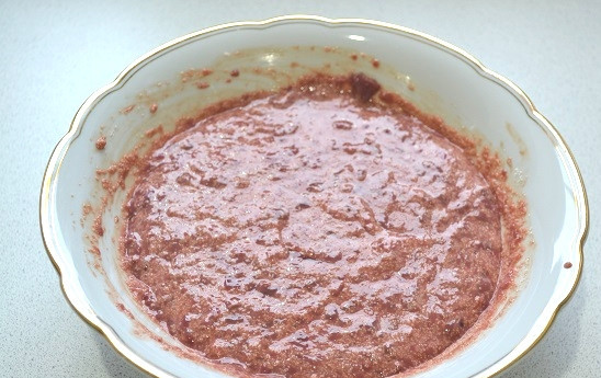 1. Этап. Закуска из печени: 6. Тщательно перемешайте все до однородности и оставьте на полчаса, чтобы манка набухла.