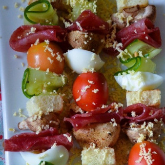 Закуска-перекус на шпажках